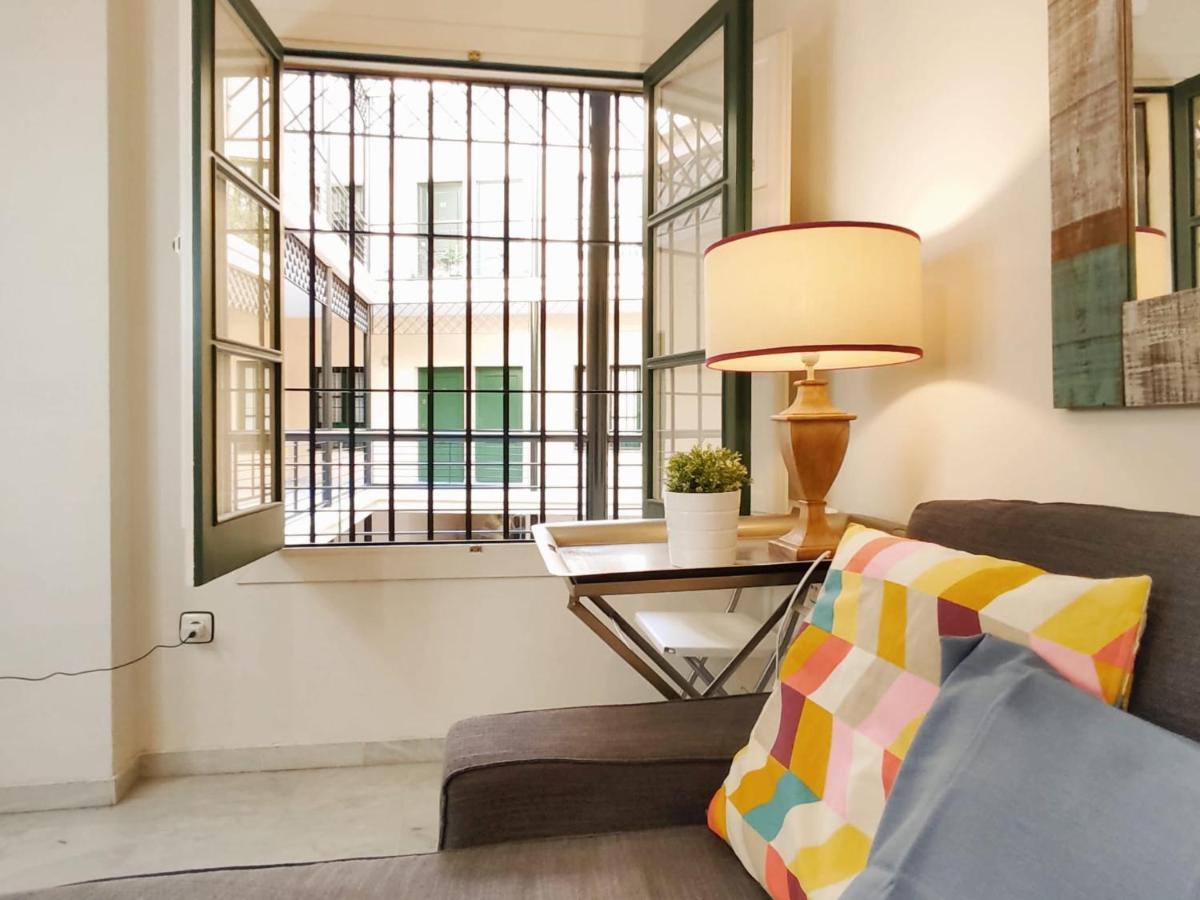 Homeyseville-Bright Apartment At Santa Cruz 4 Pax, Parking Optional Bagian luar foto
