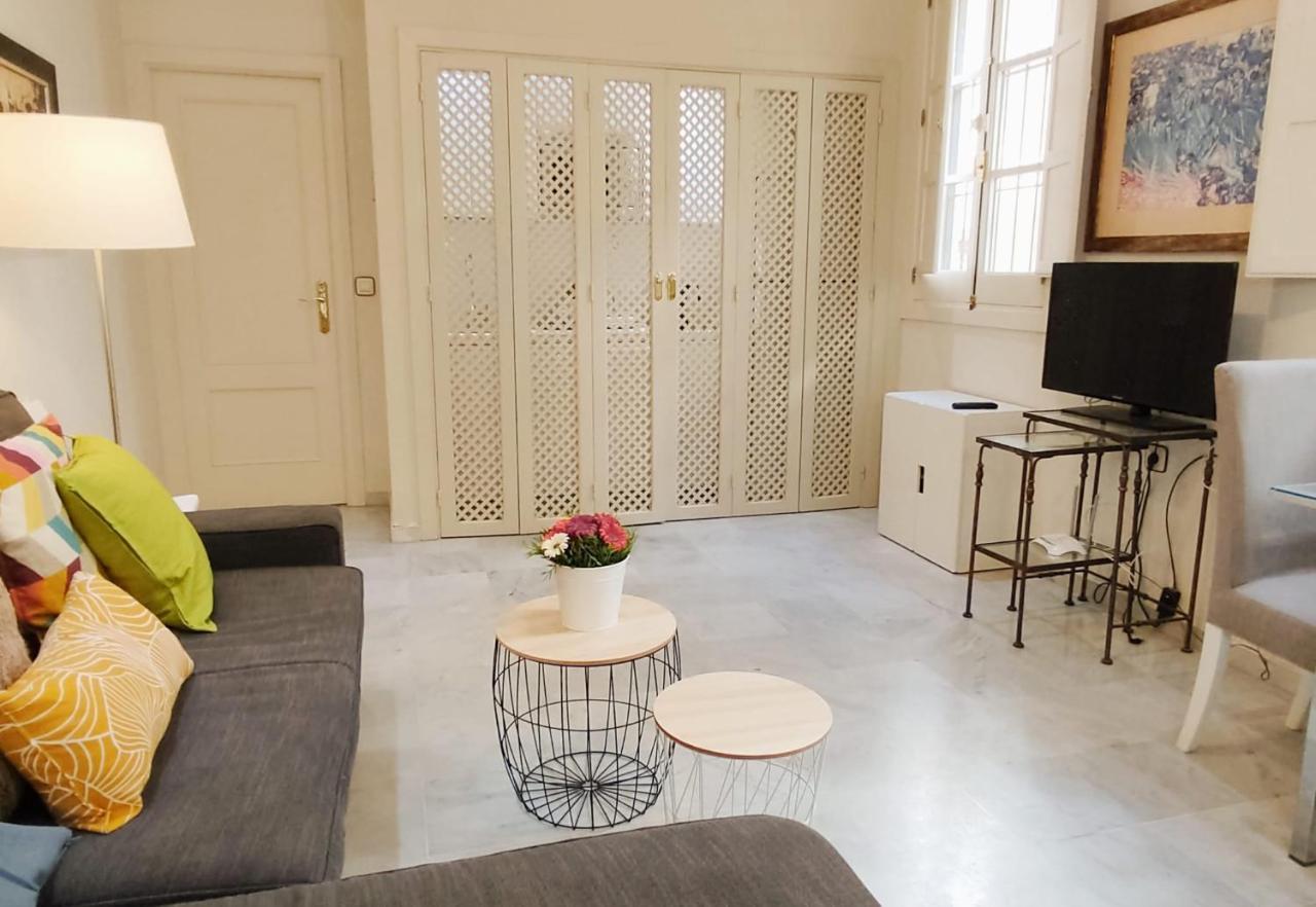 Homeyseville-Bright Apartment At Santa Cruz 4 Pax, Parking Optional Bagian luar foto