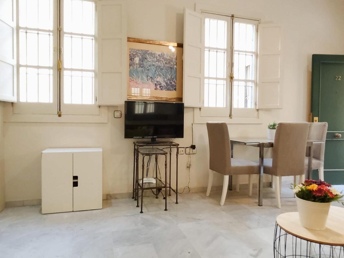 Homeyseville-Bright Apartment At Santa Cruz 4 Pax, Parking Optional Bagian luar foto