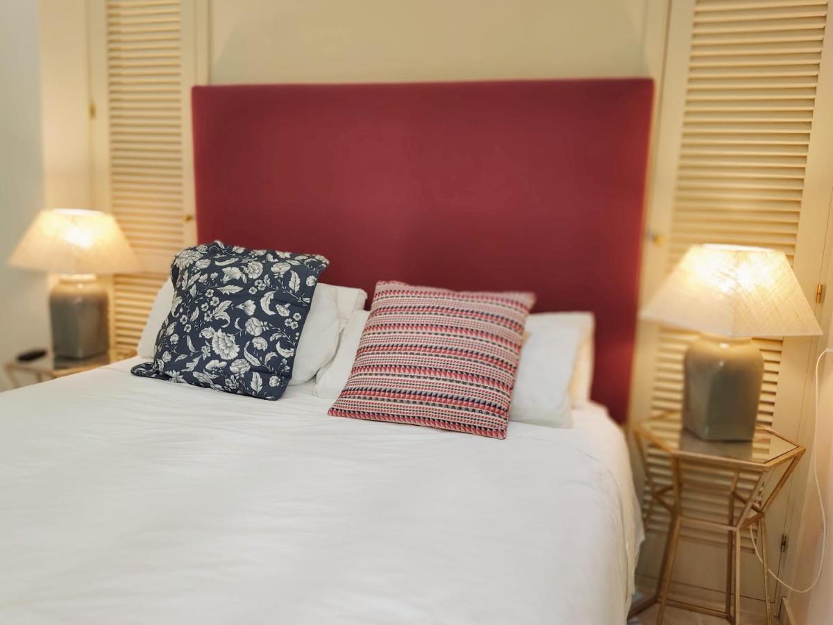 Homeyseville-Bright Apartment At Santa Cruz 4 Pax, Parking Optional Bagian luar foto